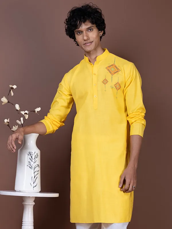 Yellow_Printed_Kurta_Pyjama_Set_For_Men