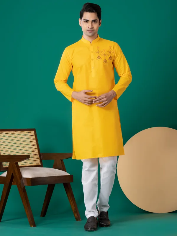 Yellow_Printed_Kurta_Pyjama_Set_For_Men