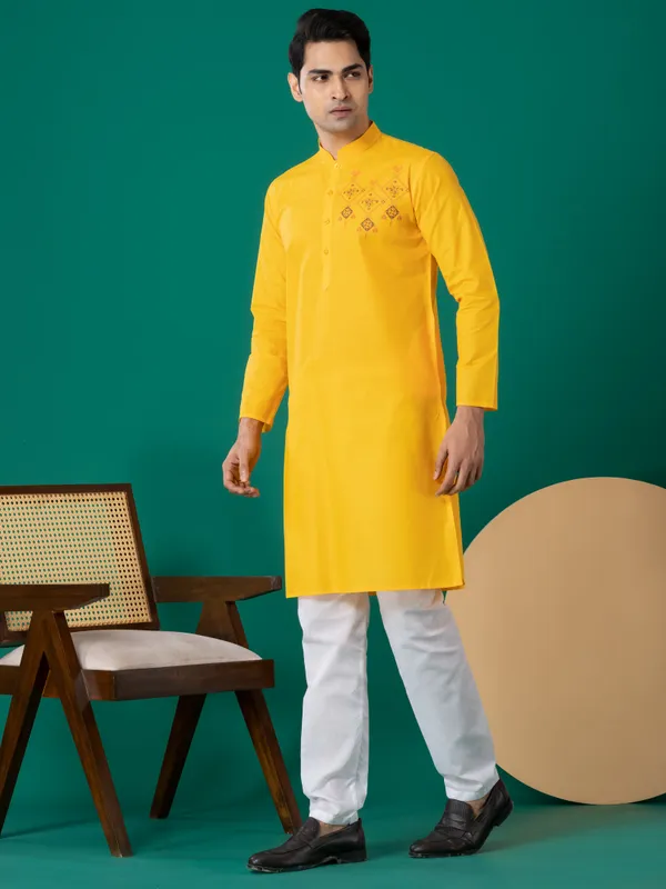Yellow_Printed_Kurta_Pyjama_Set_For_Men