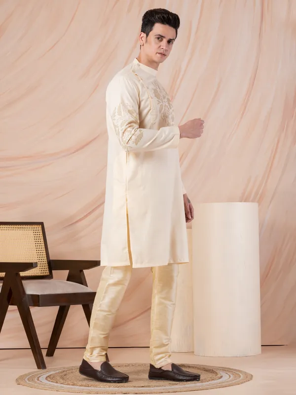Beige_Side_Placket_Printed_Kurta_With_Pyjama_Set_For_Men