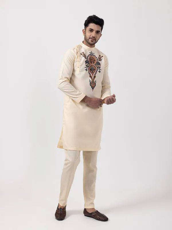 Beige_Side_Placket_Printed_Kurta_With_Pyjama_Set_For_Men