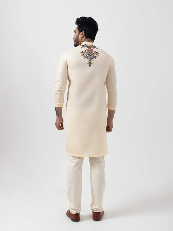 Beige_Side_Placket_Printed_Kurta_White_Pyjama_Set_For_Men