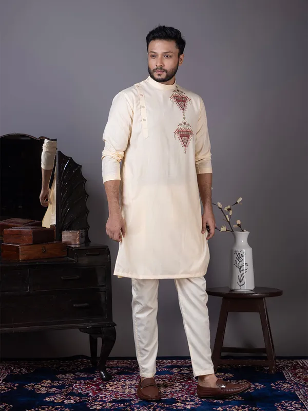 Beige_Side_Placket_Printed_Kurta_With_Pyjama_Set_For_Men