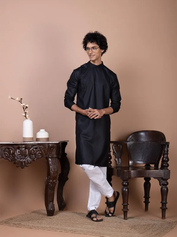 Black_Solid_Cotton_Straight_Kurta_With_Pyjama_Set_For_Men