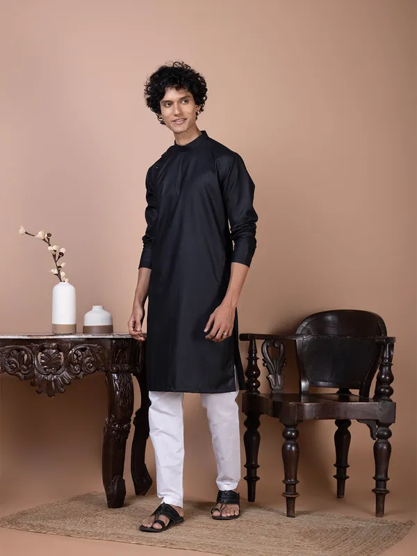 Black_Solid_Cotton_Straight_Kurta_With_Pyjama_Set_For_Men