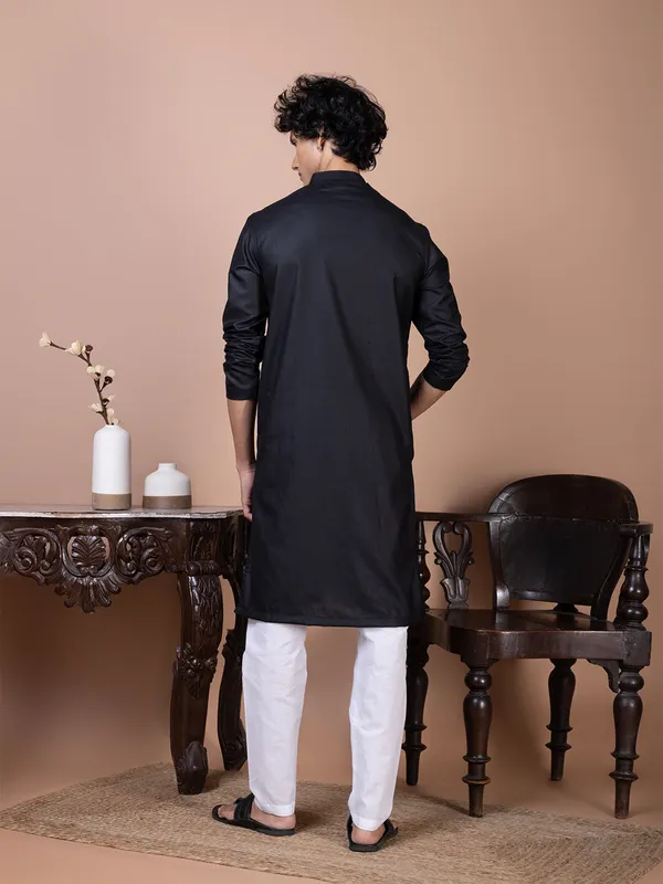 Black_Solid_Cotton_Straight_Kurta_With_Pyjama_Set_For_Men
