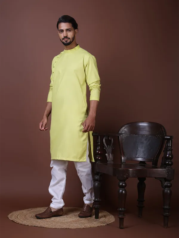 Olive-Green_Mandarin_Collar_Straight_Kurta_With_Pyjama_Set_For_Men