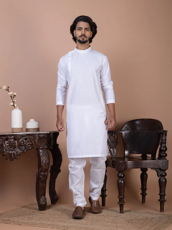 White_Thread_Work_Kurta_With_Pyjama_Set_For_Men