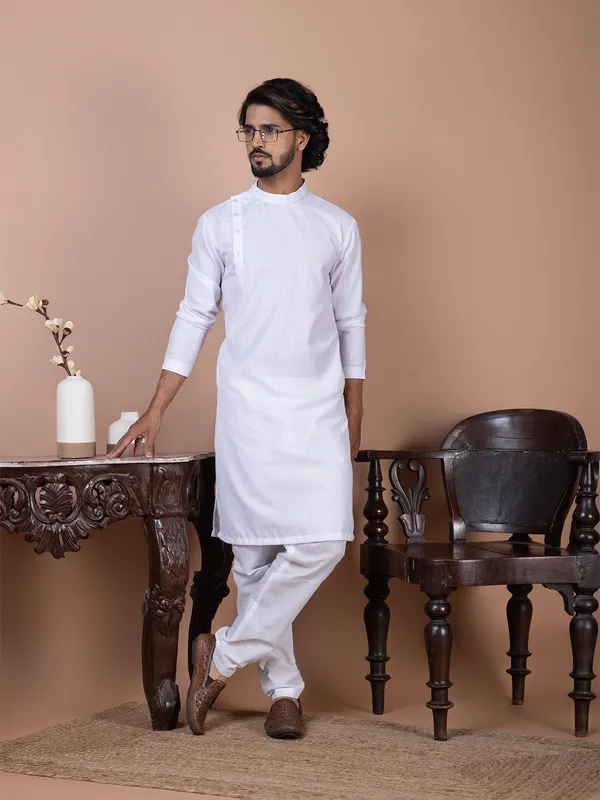White_Thread_Work_Kurta_With_Pyjama_Set_For_Men
