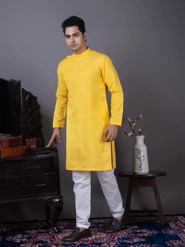 Yellow_Long_Sleeve_Mandarin_Collar_Straight_Kurta_With_Pyjama_Set_For_Men