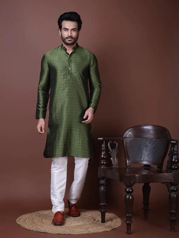 Olive-Green_Geometric_Woven_Design_Mandarin_Collar_Straight_Kurta_With_Pyjama_For_Men