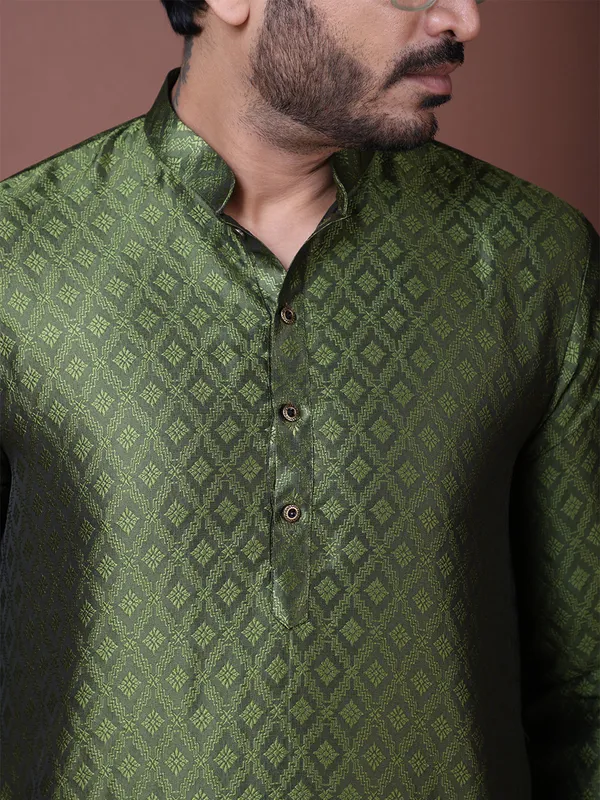 Olive-Green_Geometric_Woven_Design_Mandarin_Collar_Straight_Kurta_With_Pyjama_For_Men
