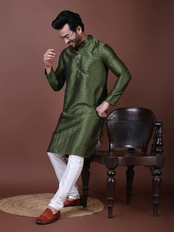 Olive-Green_Geometric_Woven_Design_Mandarin_Collar_Straight_Kurta_With_Pyjama_For_Men