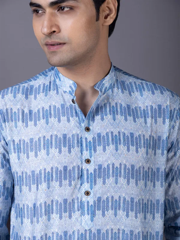 Blue_Geometric_Woven_Design_Mandarin_Collar_Kurta_With_Pyjama_For_Men