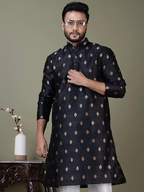 Men_Jacquard_Black_Kurta