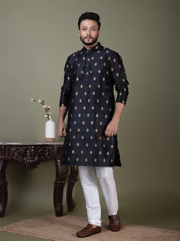 Men_Jacquard_Black_Kurta