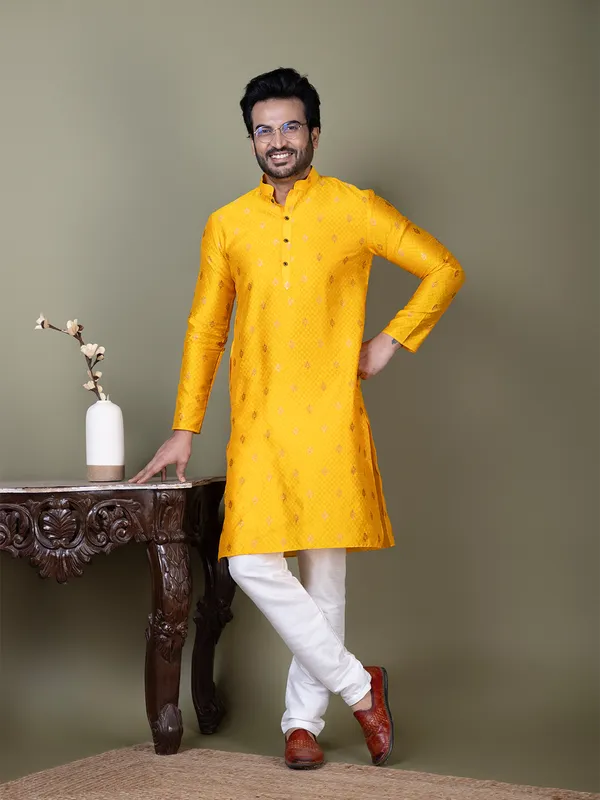 Men_Jacquard_Yellow_Kurta