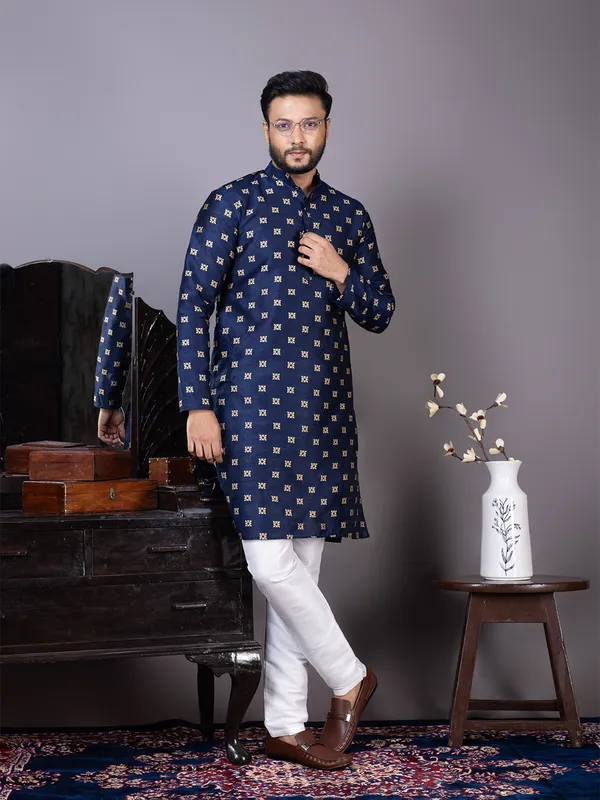 Men_Jacquard_Navy_Kurta