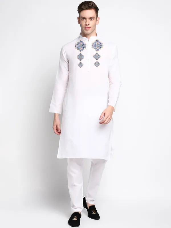Men_Silk_Printed_White_Kurta