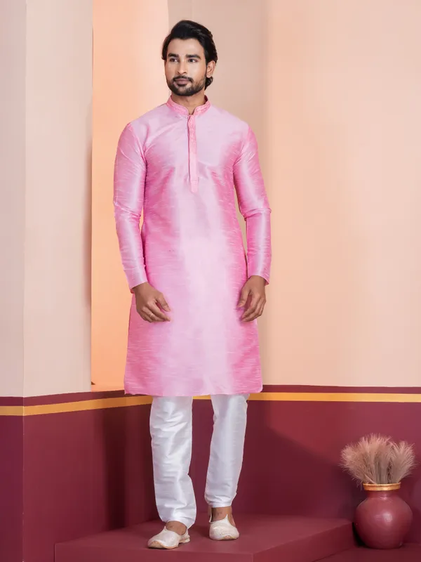 Men_Embroidered_Pink_Kurta