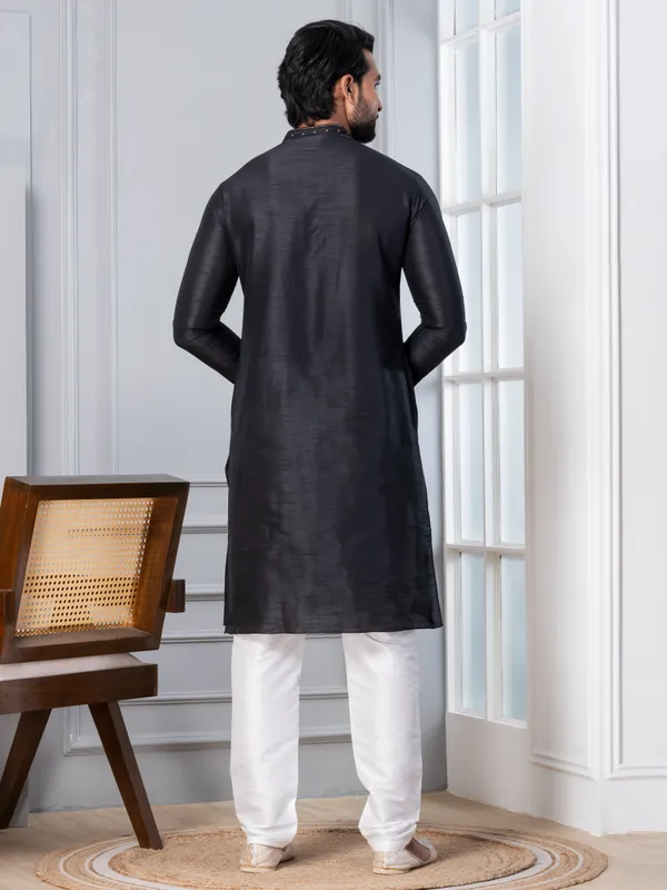 Men_Woven_Black_Kurta