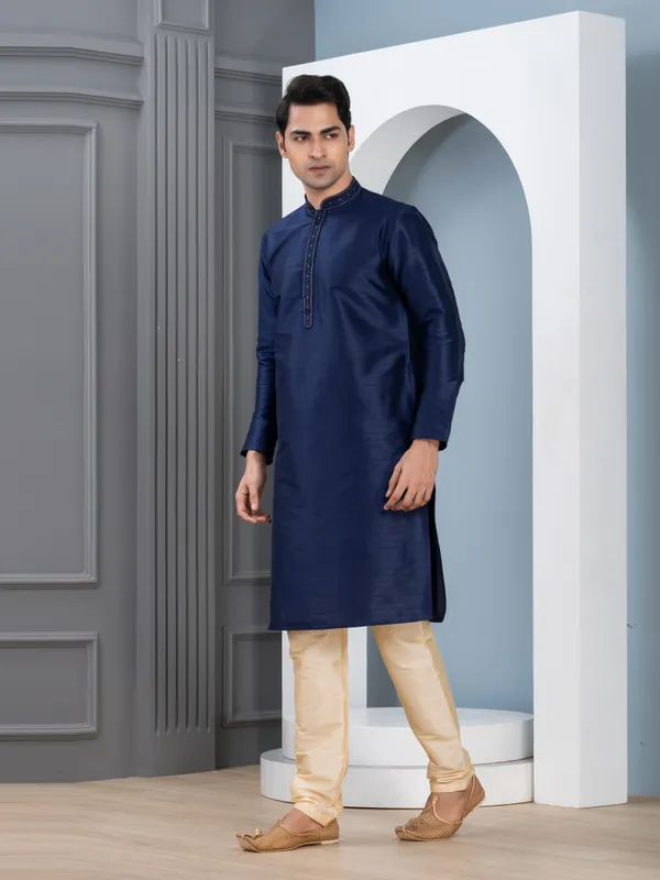 Men_Woven_Navy_Kurta