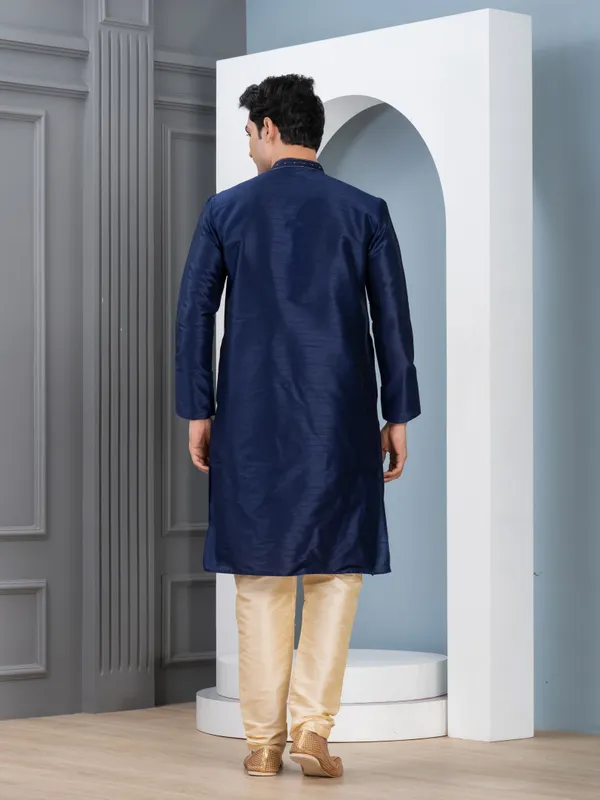 Men_Woven_Navy_Kurta