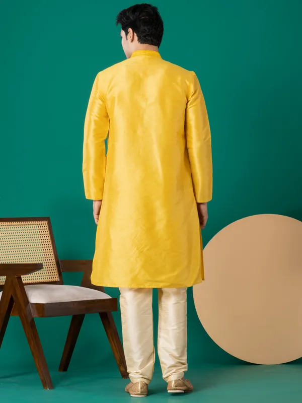 Men_Woven_Yellow_Kurta