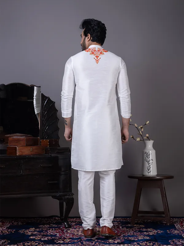 Men_Silk_White_Kurta