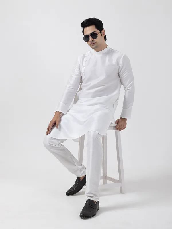 Men_Silk_White_Kurta