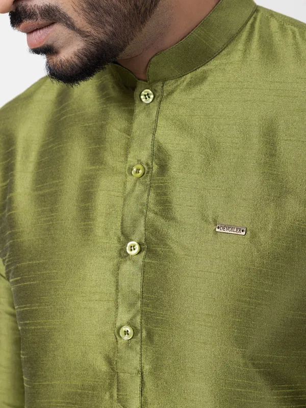 Men_Silk_Woven_Green_Kurta