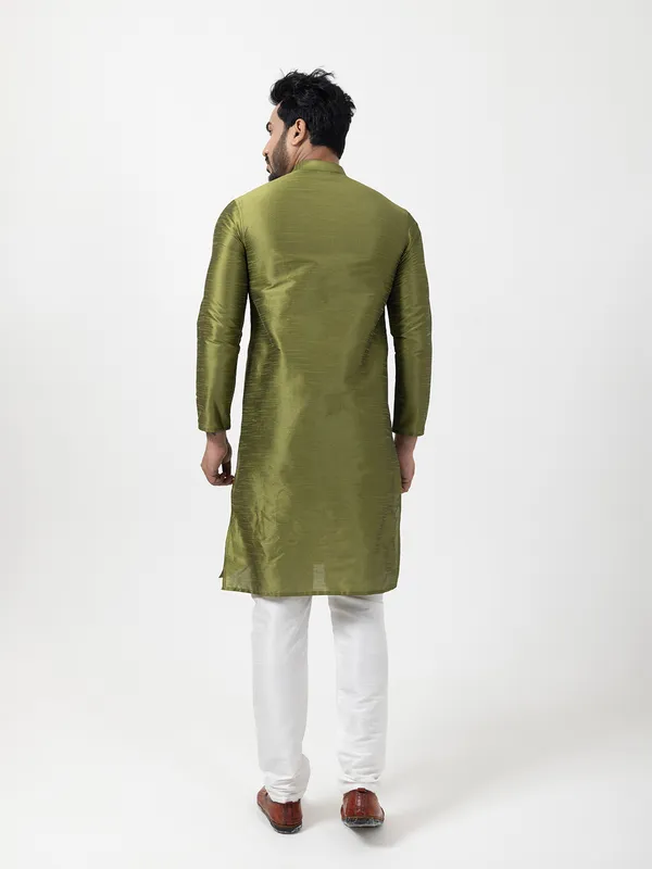 Men_Silk_Woven_Green_Kurta