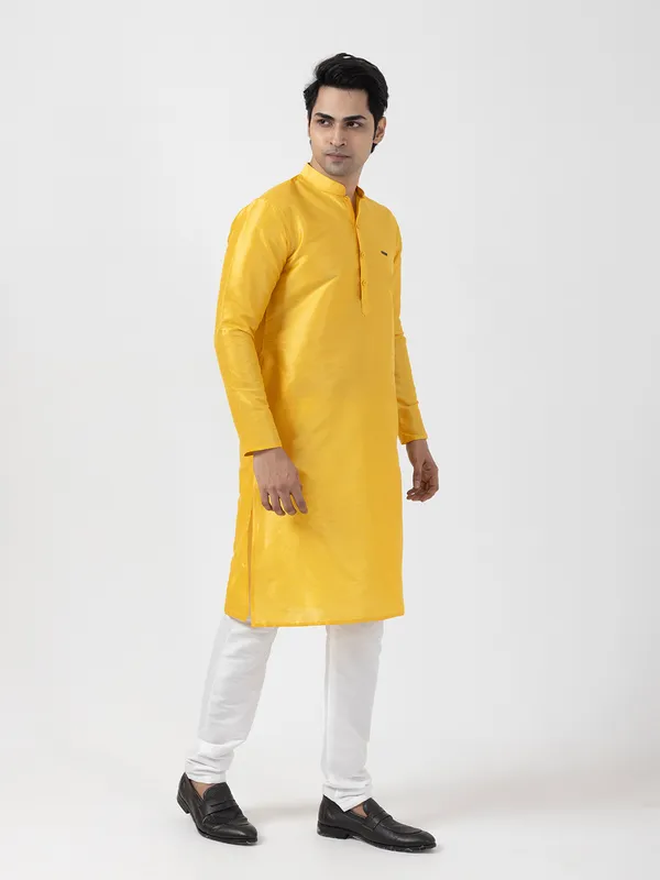 Men_Silk_Woven_Yellow_Kurta