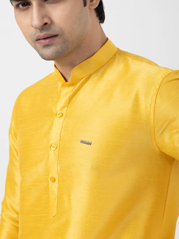 Men_Silk_Woven_Yellow_Kurta