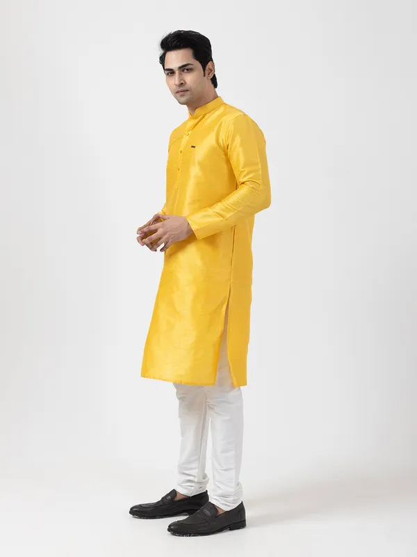 Men_Silk_Woven_Yellow_Kurta