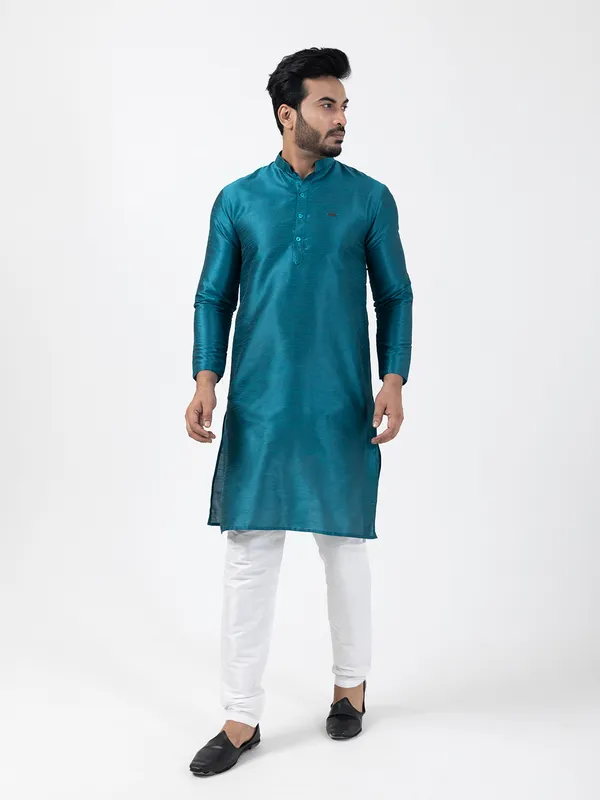 Men_Silk_Woven_Blue_Kurta