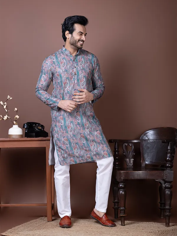 Men_Embroidered_Blue_Kurta