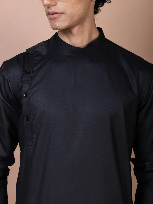 Men_Cotton_Black_Kurta