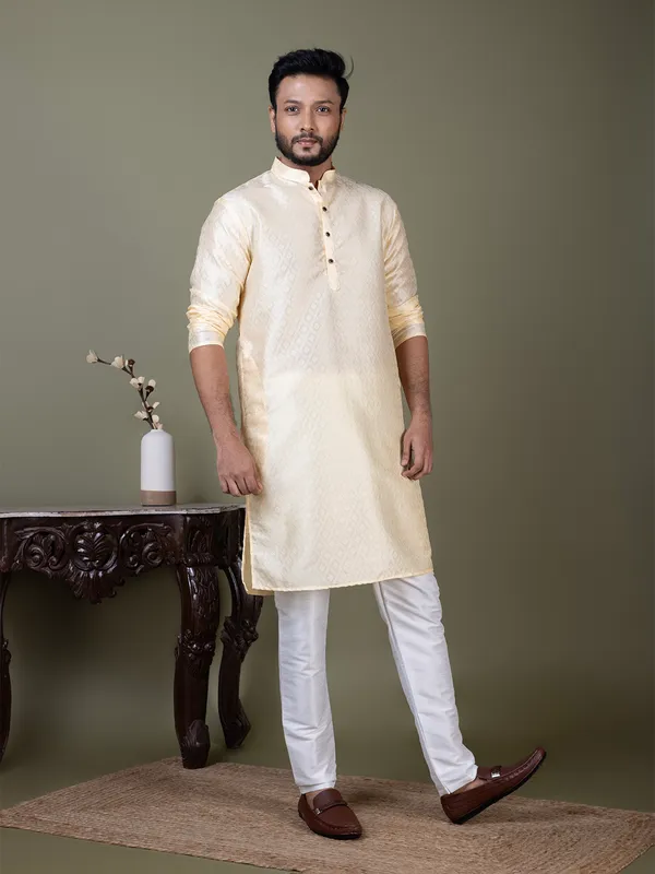 Men_Jacquard_Beige_Kurta