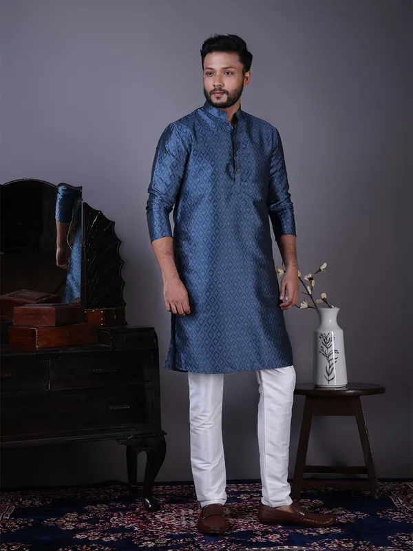 Men_Woven_Blue_Kurta