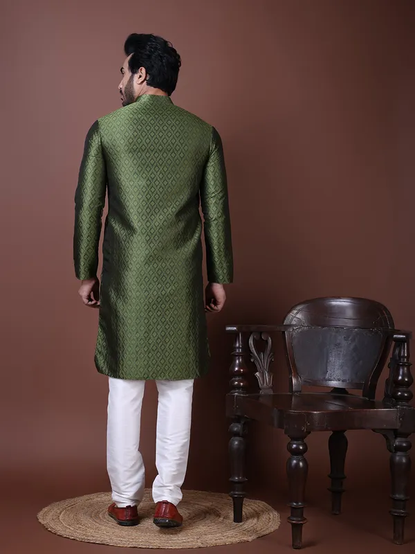 Men_Woven_Olive-Green_Kurta