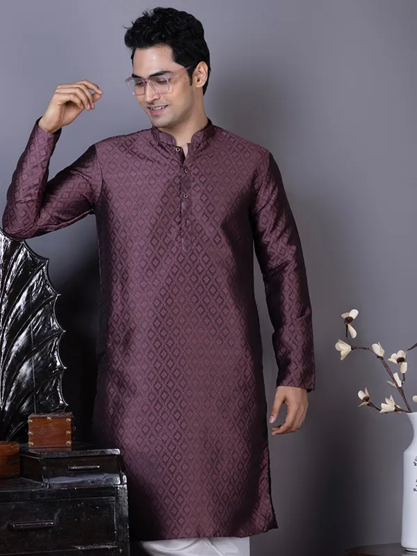 Men_Woven_Purple_Kurta