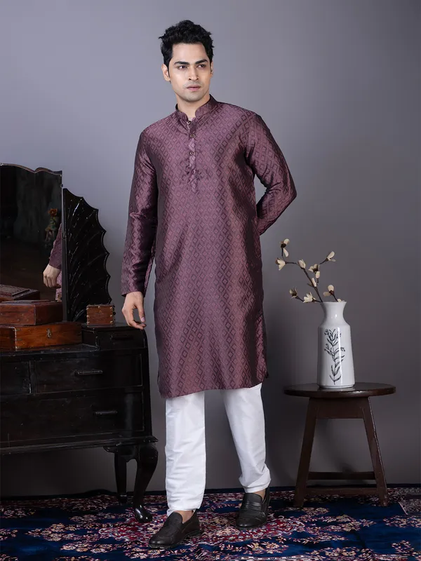 Men_Woven_Purple_Kurta