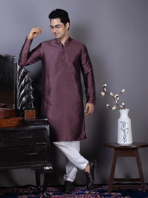 Men_Woven_Purple_Kurta