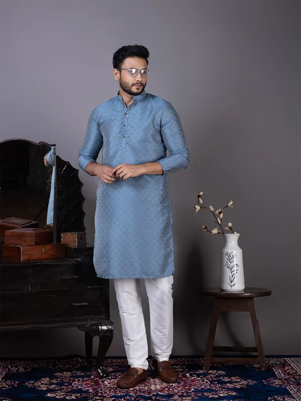 Men_Woven_Blue_Kurta