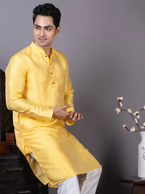 Men_Jacquard_Woven_Yellow_Kurta