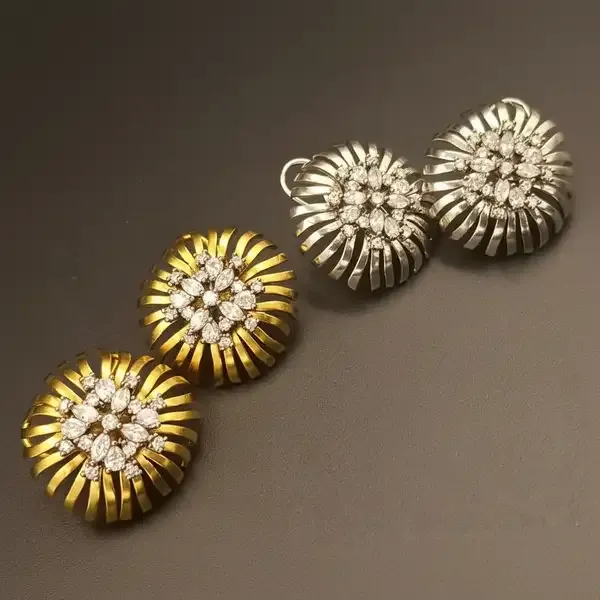 Sparkling_Studs_Everyday_Glam_Crystal_Earrings_-_Silver