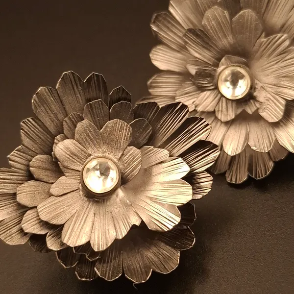 Chunky_Floret_Gold_Bold_Floral_Earrings_(BLACK)