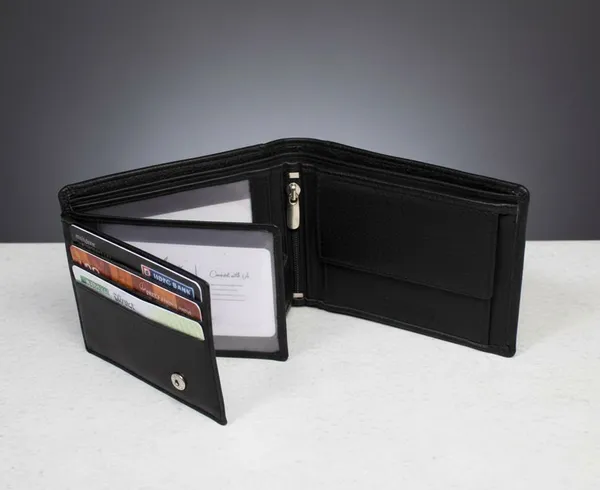 Black_Genuine_Leather_Formal_Wallet_For_Men