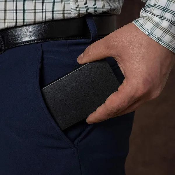 Black_Aluminium_Card_Holder_For_Men_&_Women